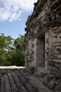 Temple I at El Tabsqueno - el tabasqueno mayan ruins,el tabasqueno mayan temple,mayan temple pictures,mayan ruins photos